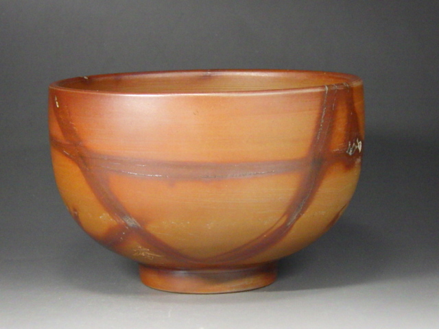 柴岡秀泉（備前緋襷磨き手抹茶茶碗）