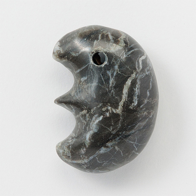 子持ち勾玉 神居古潭（カムイコタン） （北海道産） No.28 《証明書付