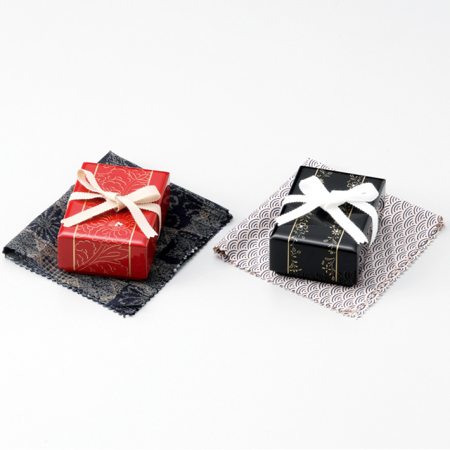 牡丹彫 小箱 朱／黒 漆塗り・木製 12-12704/12705 漆器の井助