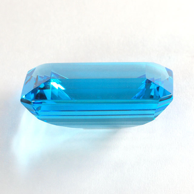 ブルートパーズ ルース 56.627ct 【 エメラルドカットの深いブルー