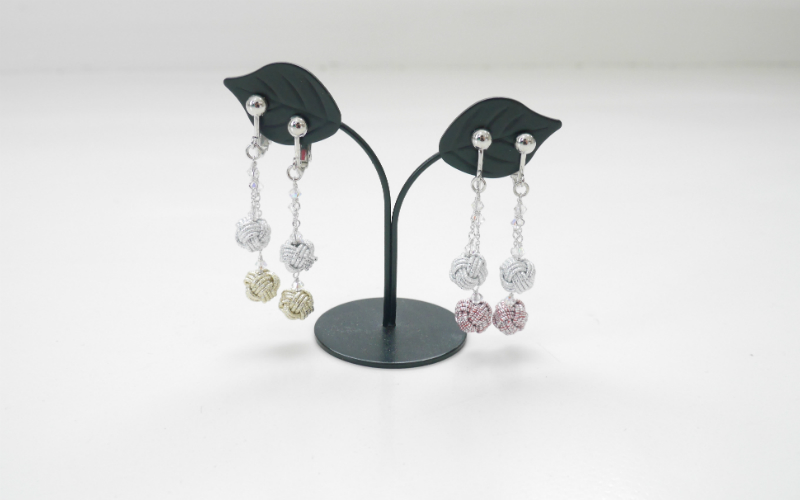 水引アクセサリー ピアス・イヤリング「ゆらり」 金沢の水引｜自遊花人