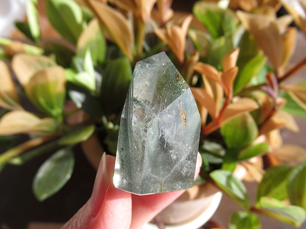 グリーンファントムガーデンクォーツ マダガスカル産 ポイント 水晶