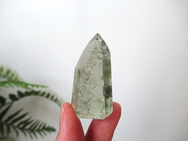 プラシオライト グリーンアメジスト 水晶 ポイント | 天然石専門店【鬮石】