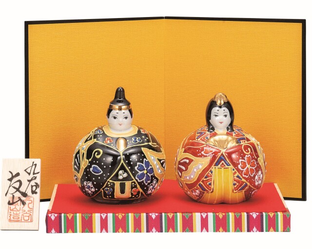 コンパクトでかわいい九谷焼の雛人形