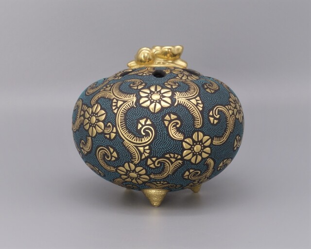 渦打青粒の巨匠 仲田錦玉の新作香炉 [九谷焼]