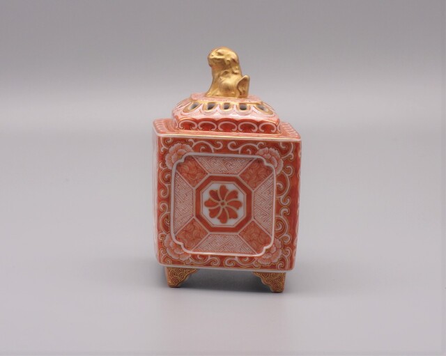 香炉（角） 赤絵細描間取仙人図 [ 大酒清山 ]