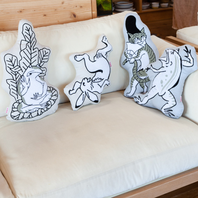 KY84-826／ミニクッション／偽蛙仏