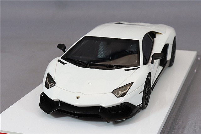 ミニチャンプス 1/43 ランボルギーニ ガヤルド LP560-4 2008 ホワイト
