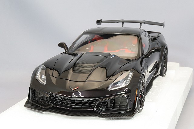 オートアート コンポジット 1/18 シボレー コルベット C8 スティング