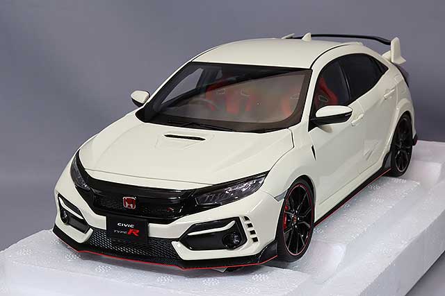 オートアート コンポジット 1/18 ホンダ NSX-R (NA2) チャンピオン