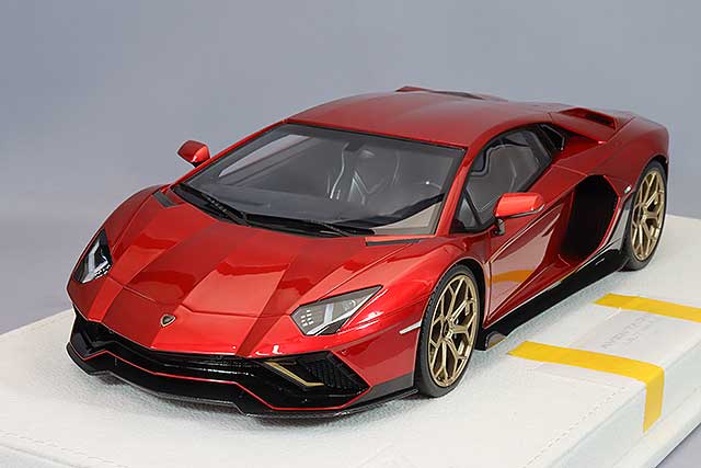 アイドロン 1/18 ランボルギーニ アヴェンタドール LP750-4 SV 2015