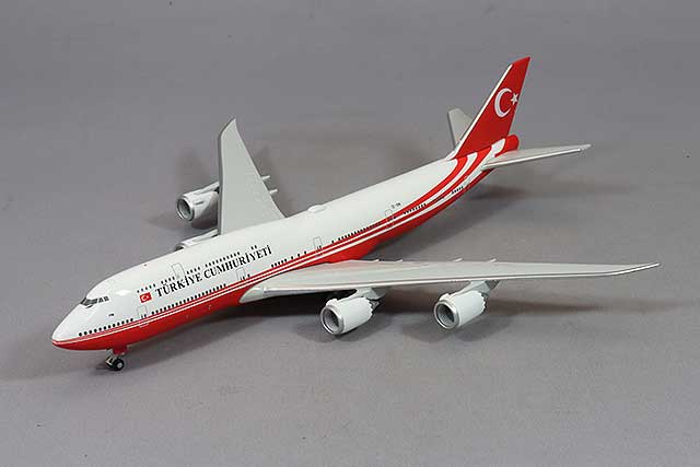 ヘルパ 1/500 ボーイング 747-8 BBJ クウェート政府専用機 9K-GAA