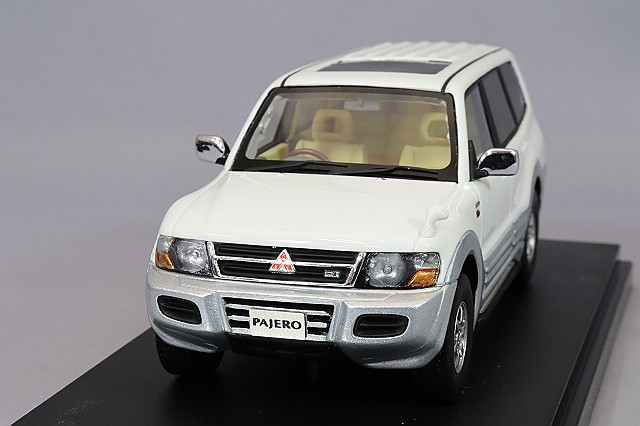 ハイストーリー 1/43 三菱 ディアマンテ ワゴン 1993 パールホワイト