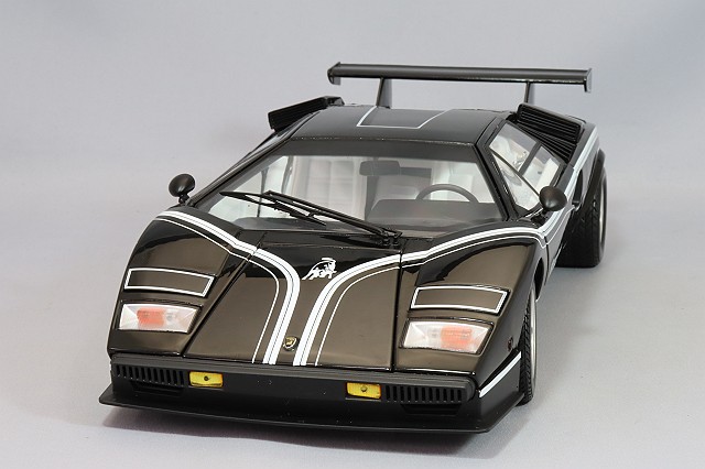 オートアート コンポジット 1/18 BAC モノ メタリックレッド