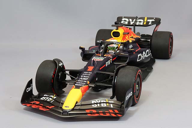 ミニチャンプス 1/43 オラクル レッドブルレーシング RB18 2022 F1