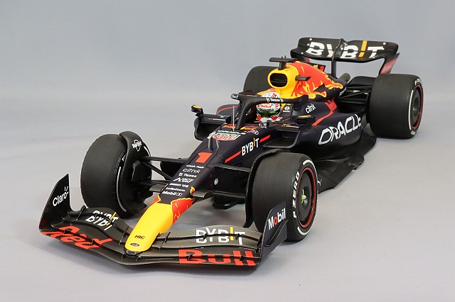 ミニチャンプス 1/18 オラクル レッドブルレーシング RB18 2022 F1