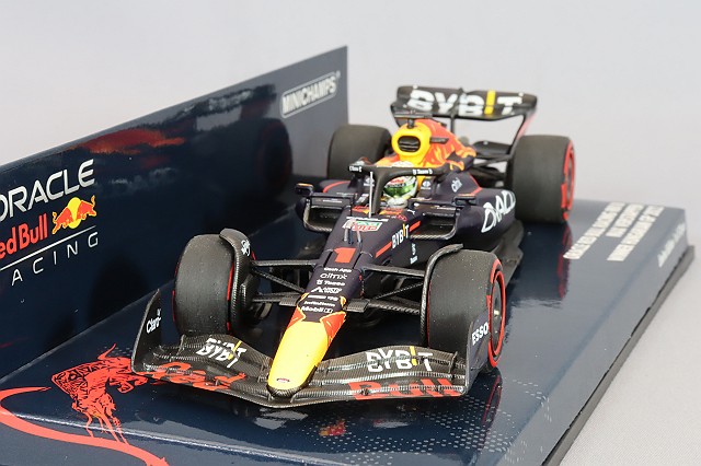 限定モデル】ミニチャンプスF1レッドブル21年オーストリアGP優勝1/18