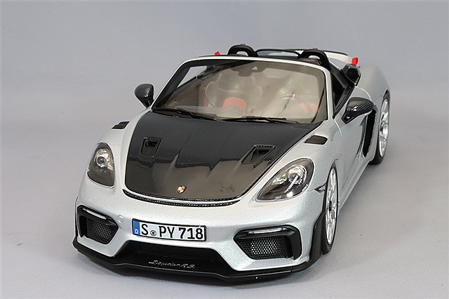 ノレブ 1/18 ポルシェ 911 ダカール 2023 メタリックアイスグレー