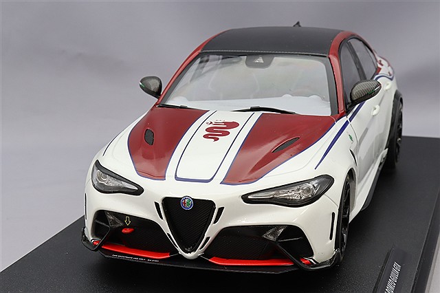 ノレブ 1/18 アルファロメオ ジュリア ti 1964 ペトロール ブルー