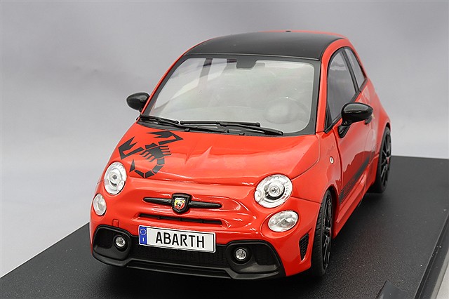 ソリド 1/18 フィアット 500 TURBINA TRIBUTE 1965 ホワイト/レッド