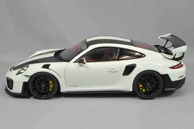 オートアート コンポジット 1/18 ポルシェ 911 (991.2) GT2 RS