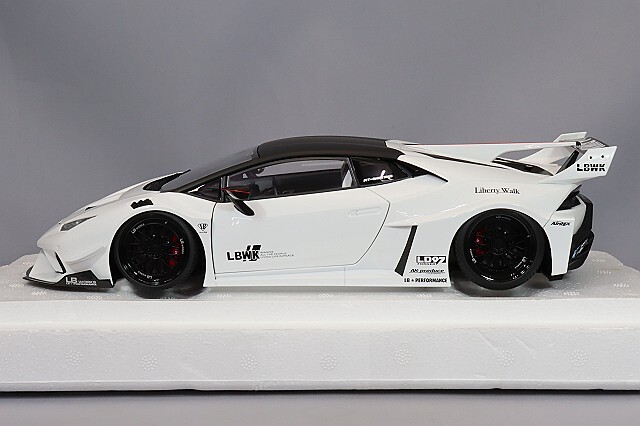 オートアート コンポジット 1/18 リバティーウォーク LB-シルエット