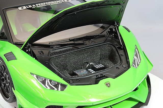 オートアート コンポジット 1/18 リバティーウォーク LB-シルエット