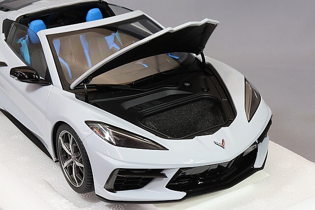 オートアート コンポジット 1/18 シボレー コルベット C8 スティング