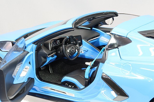 オートアート コンポジット 1/18 シボレー コルベット C8 スティング