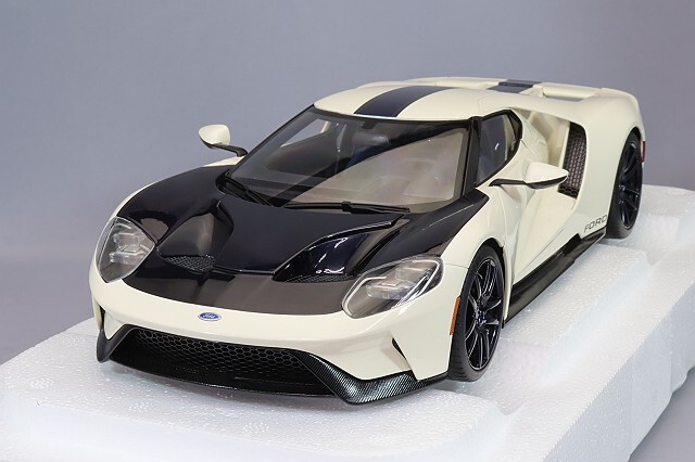 オートアート コンポジット 1/18 フォード GT 