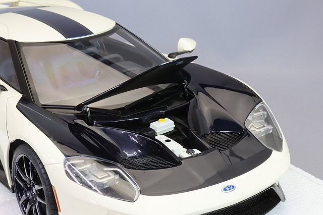 オートアート コンポジット 1/18 フォード GT 