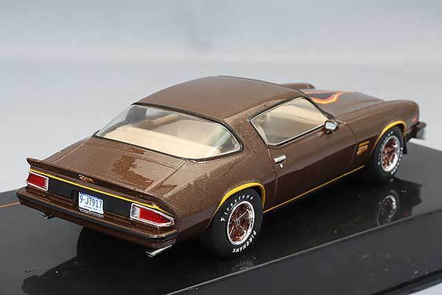 イクソ 1/43 シボレー カマロ Z28 1977 ブラウン