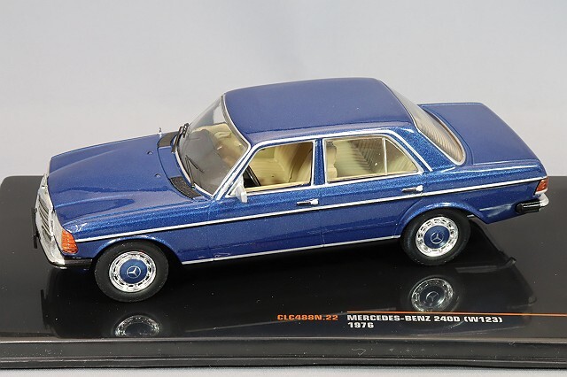 イクソ 1/43 メルセデスベンツ 240D (W123) 1976 メタリックブルー