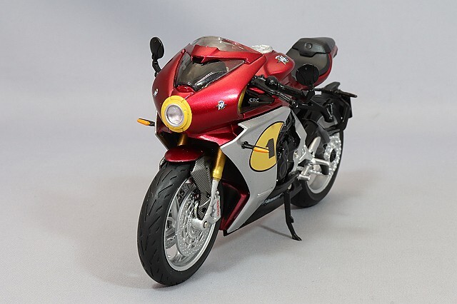 CMモデル 1/18 MVアグスタ スーパーベローチェ 800 2022 レッドメタリック