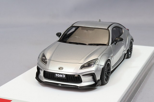 アイドロン 1/43 トムス GR86 ワイドボディ 2022 アイスシルバーメタリック