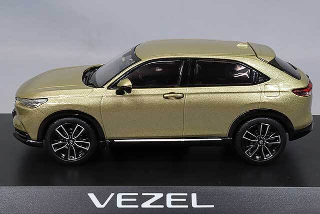 ホビージャパン 1/43 ホンダ ヴェゼル 純正オプション装着車 サンド