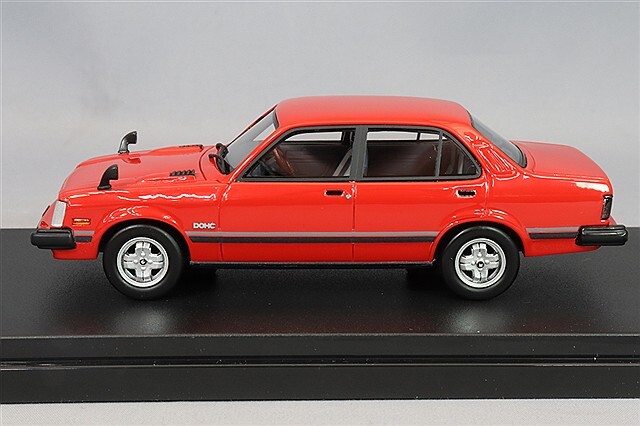ハイストーリー 1/43 いすゞ ジェミニ セダン ZZ/T (1981) レッド