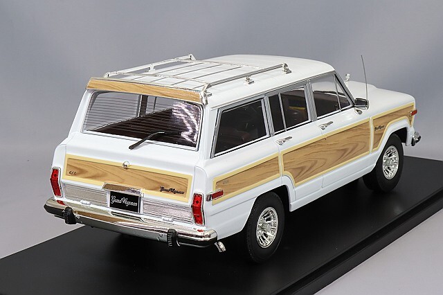 KKスケール 1/18 ジープ グランド ワゴニア 1989 ホワイト