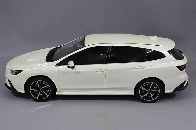 京商 samurai 1/18 スバル レヴォーグ GT-H EX ホワイト