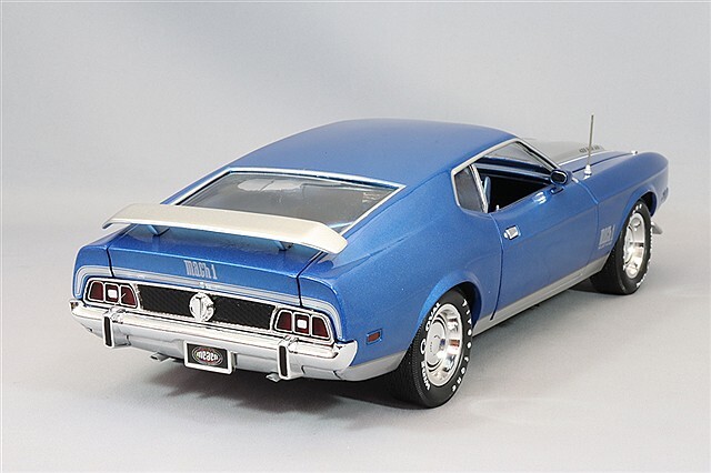 アメリカンマッスル 1/18 1971 フォード マスタング マッハ 1 コードQ