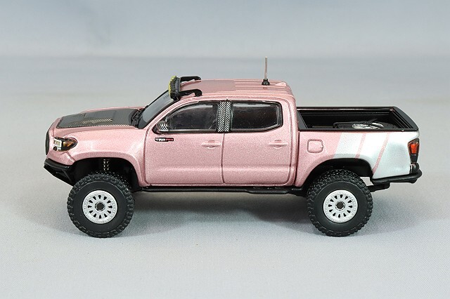GCD 1/64 トヨタ タコマ TRD Pro ワイドボディ 左ハンドル ピンク