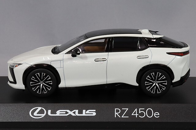 京商 1/43 レクサス RZ 450e ソニッククォーツ