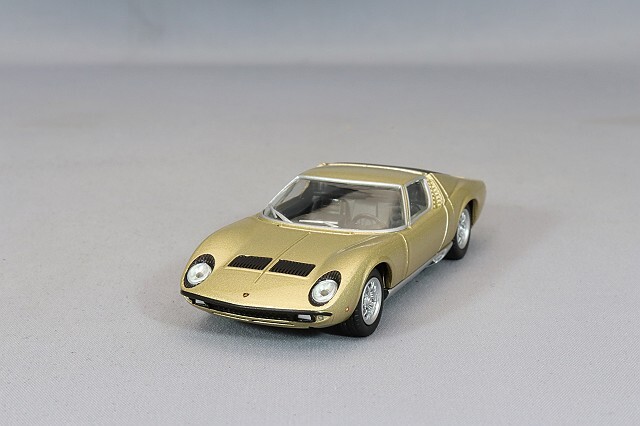 トミカリミテッドヴィンテージ 1/64 ランボルギーニ ミウラ S 金