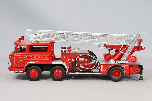 トミカリミテッドヴィンテージ NEO 1/64 日野 TC343 はしご消防車