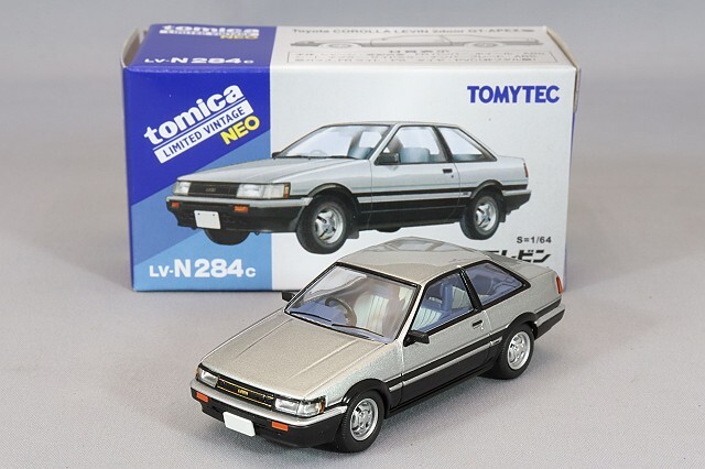 トミカリミテッドヴィンテージ NEO 1/64 トヨタ カローラレビン 2ドア