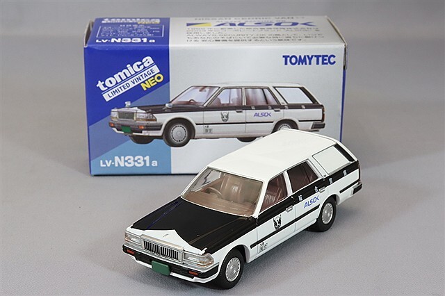 トミカリミテッドヴィンテージ NEO 1/64 日産 セドリック バン 現金