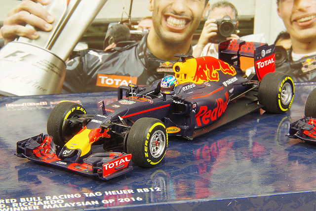 McLaren F1 2台セット 赤フル開閉 黄ミニチャンプス McLaren F1 2台