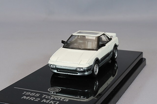 PARA64 1/64 トヨタ MR2 MK1 1985 ホワイト/シルバー 右ハンドル