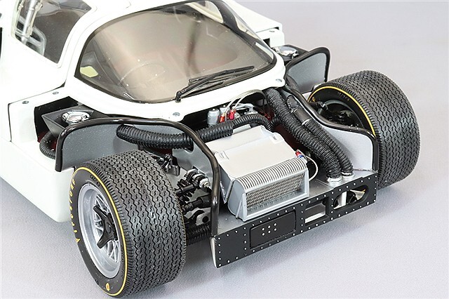 EXOTO 1/18 シャパラル 2F 1967 ルマン24H #7 P.ヒル/M.スペンス 【再