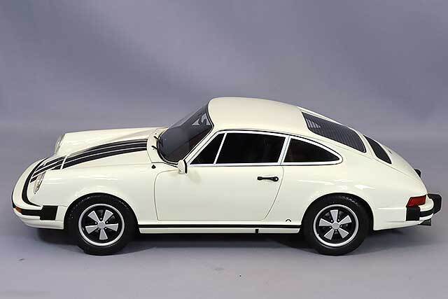 シュコー 1/18 ポルシェ 911 クーペ